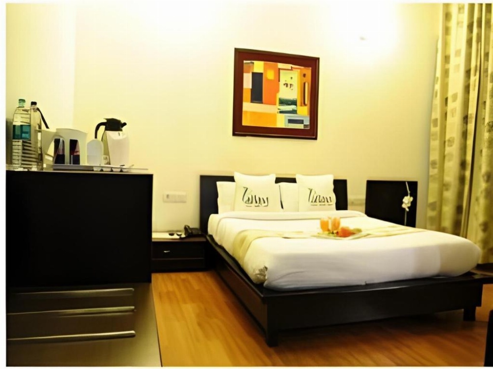 Room image 3
